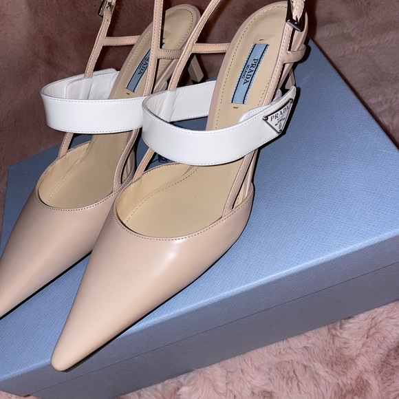 Brand new PRADA leather kitten heel sling back. Size 39(9) - Picture 2 of 5